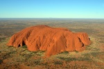 Pohled na Uluru z vrtulníku