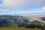 Pohled směrem na jezero Issyk Kul z pohoří Ťan Šan