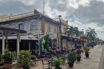 Restaurace Woody' s a ulice na ostrově Cozumel