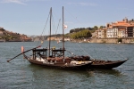 Porto - Tradiční čluny se sudy s vínem