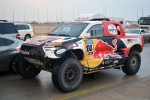 Toyota Hilux Al Attiyaha u bivaku v ulicích Al Hofufu