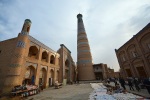 Minaret a medresa Islama Hodži v Chivě