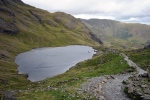 Sestup z The Old Man of Coniston v NP Lake District